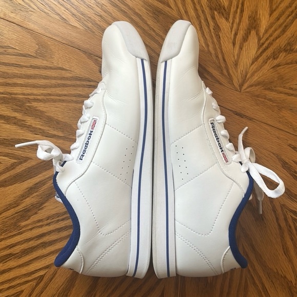 Classic Reebok Princess Sneaker White / Royal
Blue Lace Up Women's 11 / 11.5 GUC - Picture 10 of 14